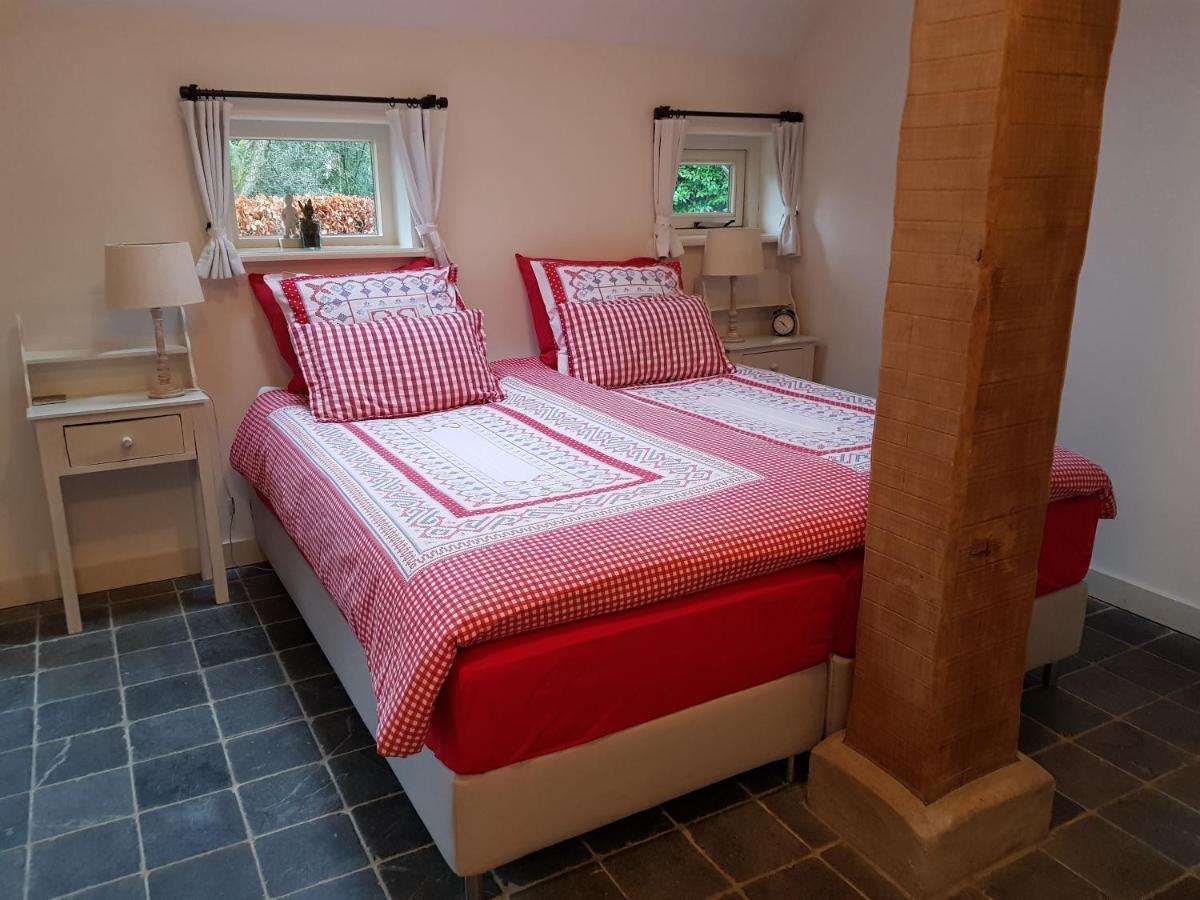 Bij Saar Bed & Breakfast Zwinderen ภายนอก รูปภาพ